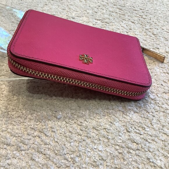 Gorgeous Bright Pink Tory Burch Wallet - Picture 5 of 6